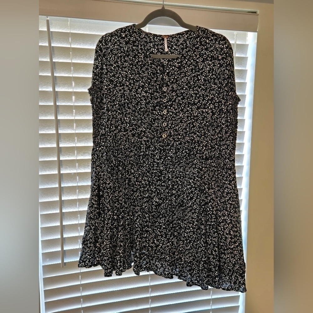 ✨FREE PEOPLE✨ One Fine Day Mini Dress in Black and White Floral Print Size XS - Picture 2 of 9